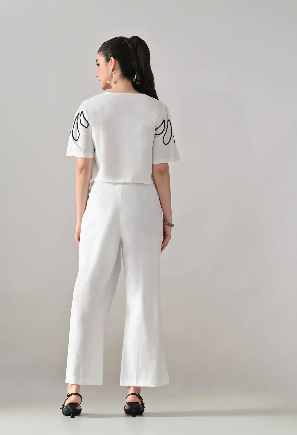 #color_white