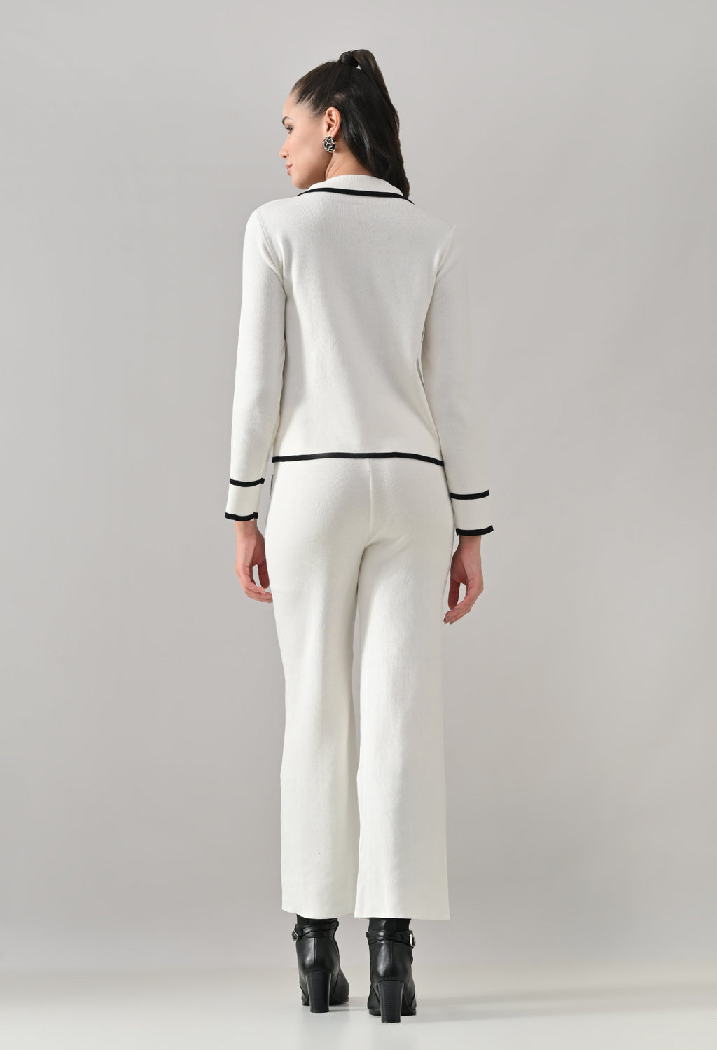 #color_off-white