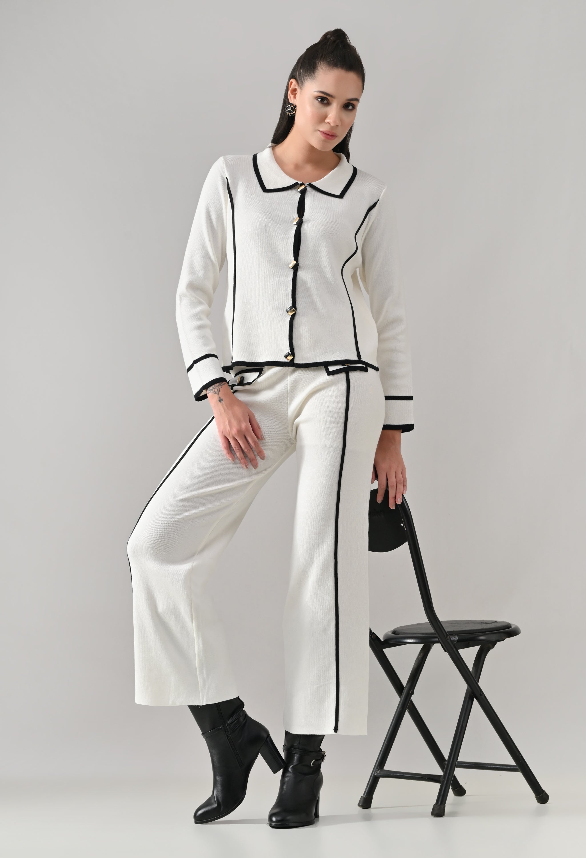 #color_off-white