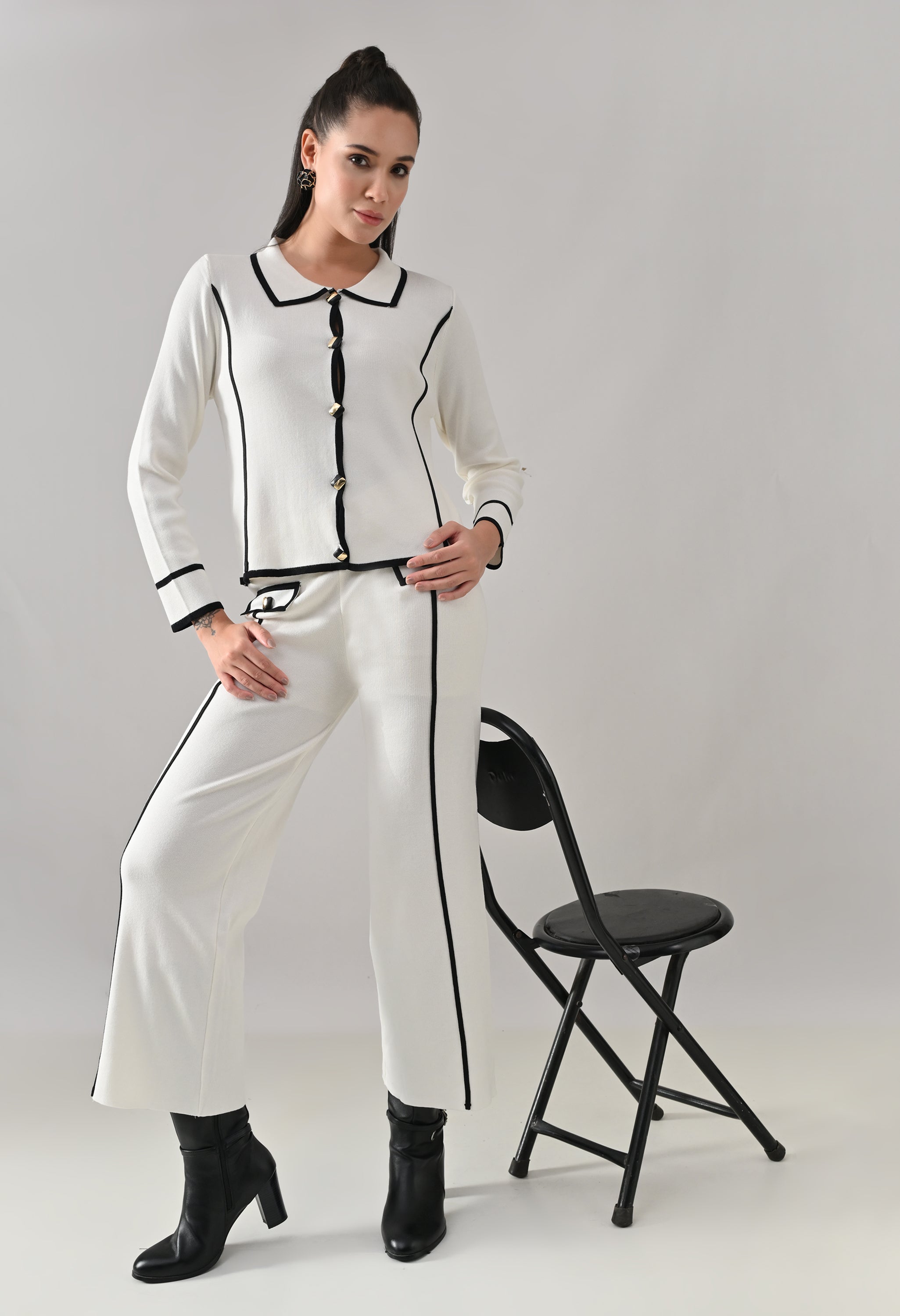 #color_off-white