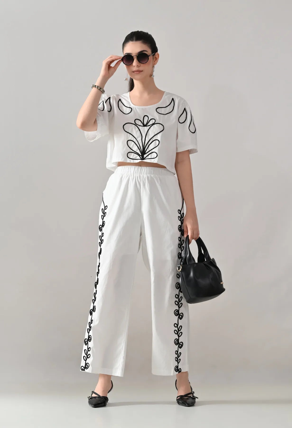 #color_white