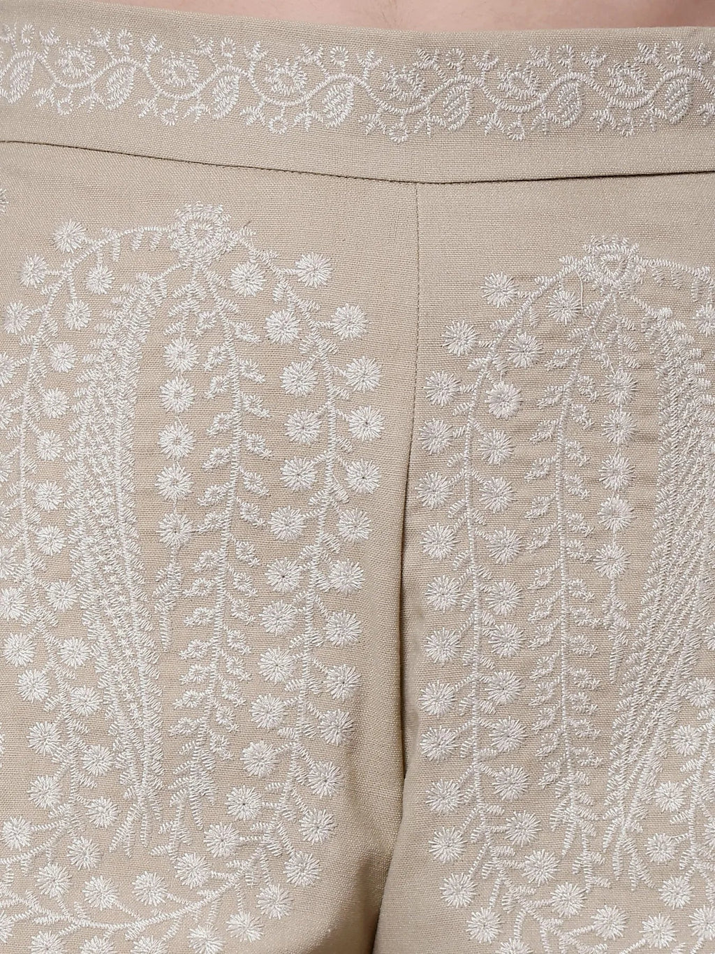 Embroidered Exquisite Pattern Shorts