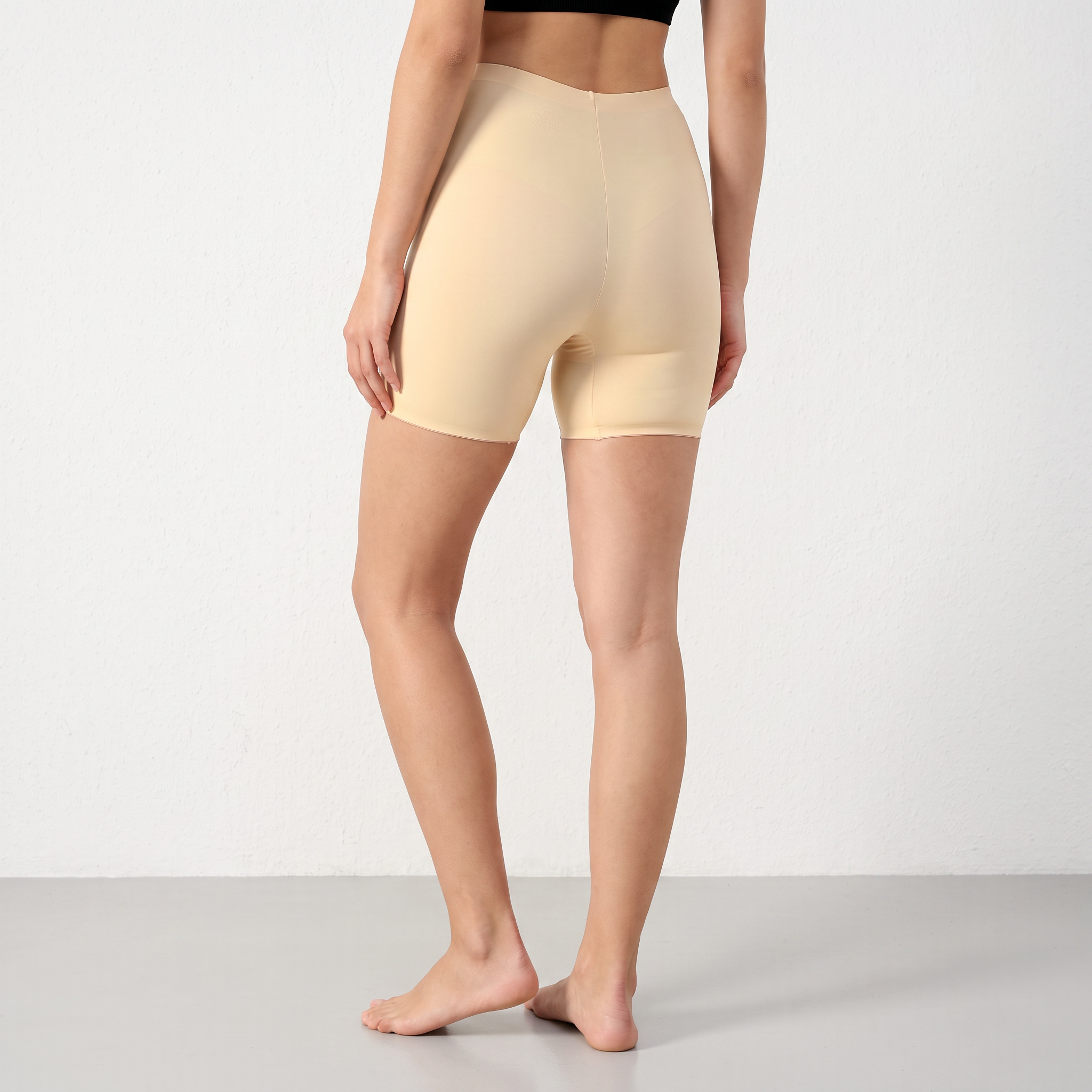 Seamless Shaping Under Shorts